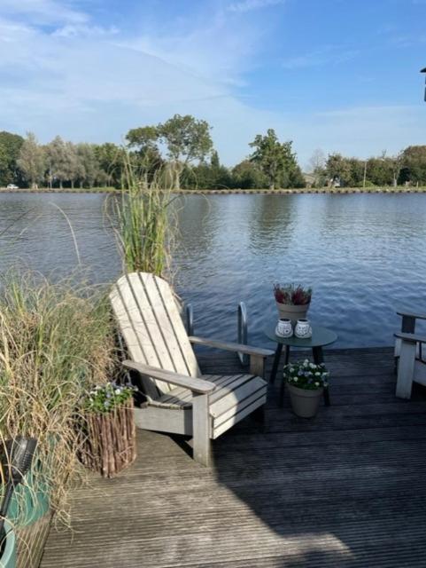 Aangenaam Op De Rijn, Woonboot, Inclusief Prive Sauna Алфен-ан-ден-Рейн Экстерьер фото